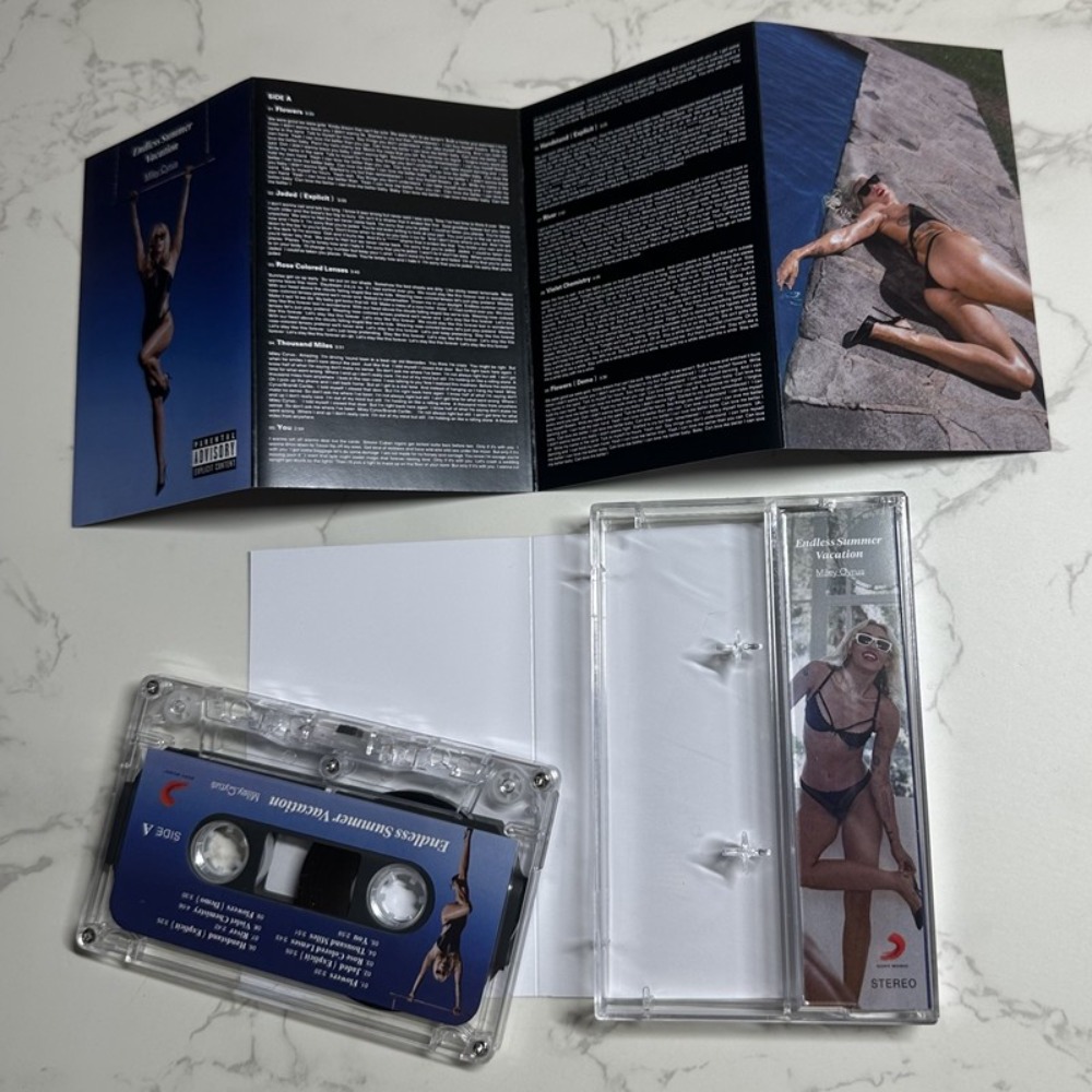 Miley Cyrus Cassette Tape | En - Audio Musically incelemesi ve fiyatı